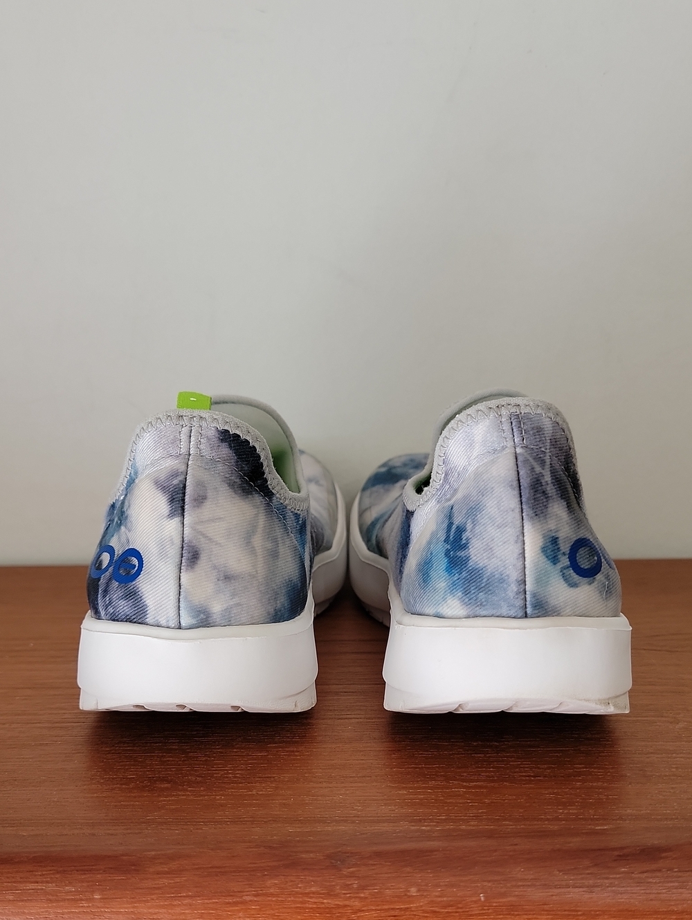 OOFOS sz8 - Picture 4 of 8